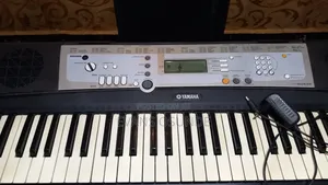 Piano Yamaha Psr E203