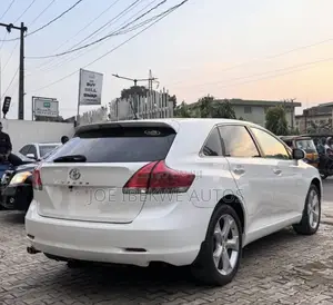 Toyota Venza V6 AWD 2010 White