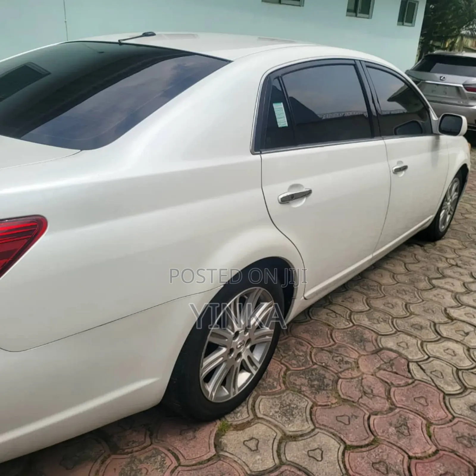 Toyota Avalon 2008 White