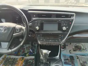 Toyota Avalon XLE Premium 4dr Sedan (3.5L 6cyl 6A) 2015 Silver