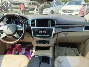 Mercedes-Benz M Class ML350 4dr SUV (3.5L 6cyl 7A) 2015 Gray