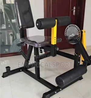 Adjustable Leg Extension Machine