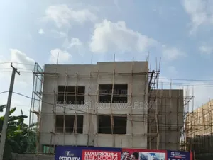 4bdrm Duplex in Yaba for sale