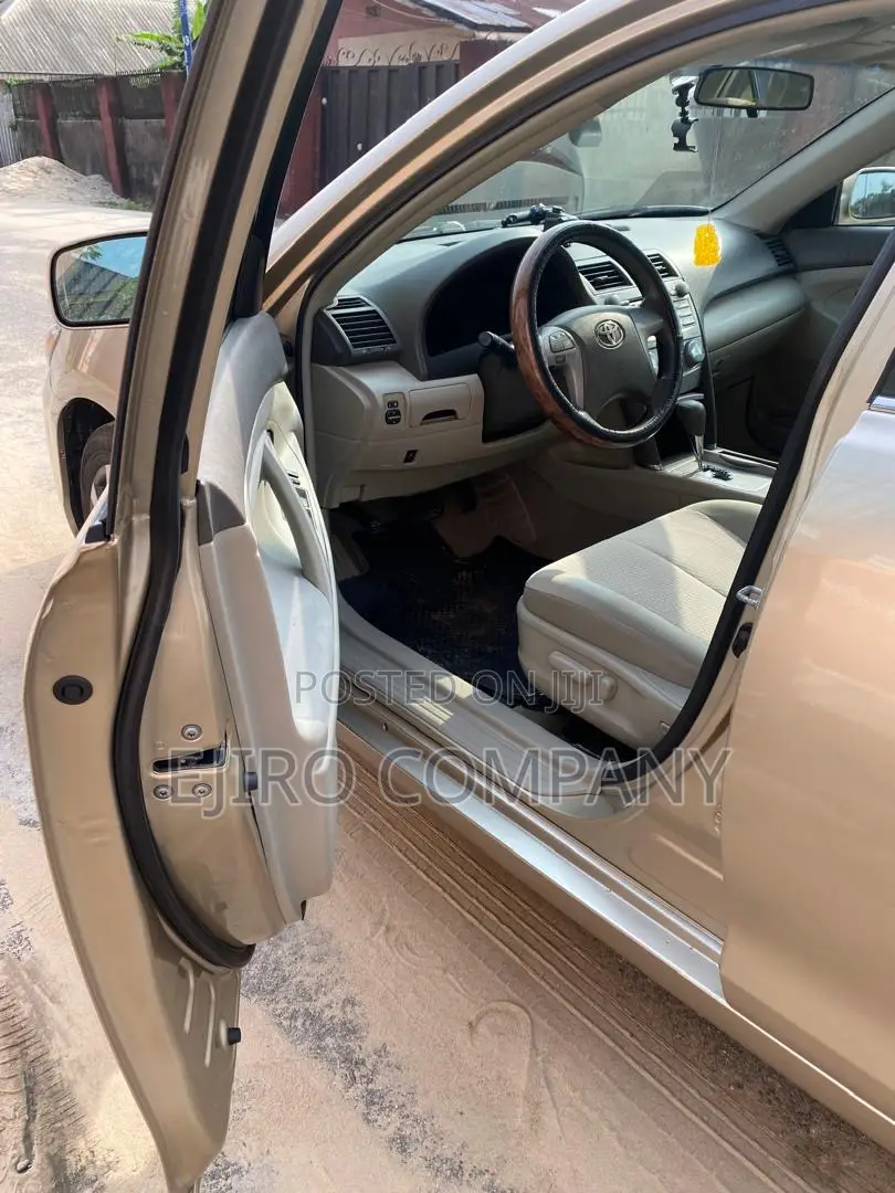 Toyota Corolla 2010 Gold