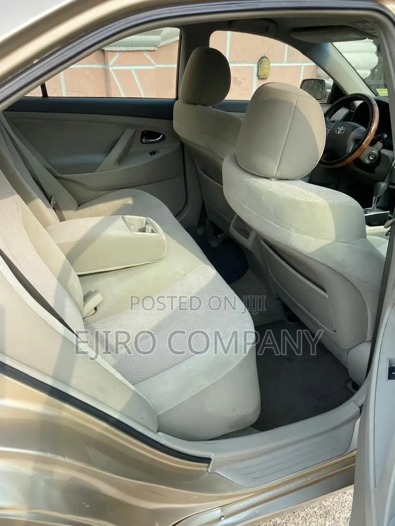 Toyota Corolla 2010 Gold