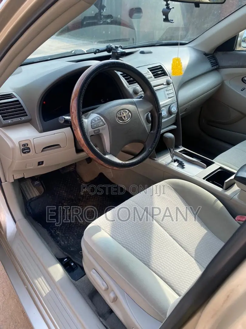 Toyota Corolla 2010 Gold
