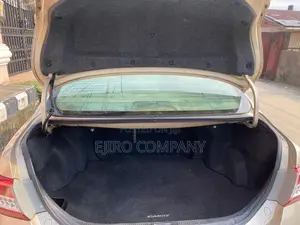 Toyota Corolla 2010 Gold