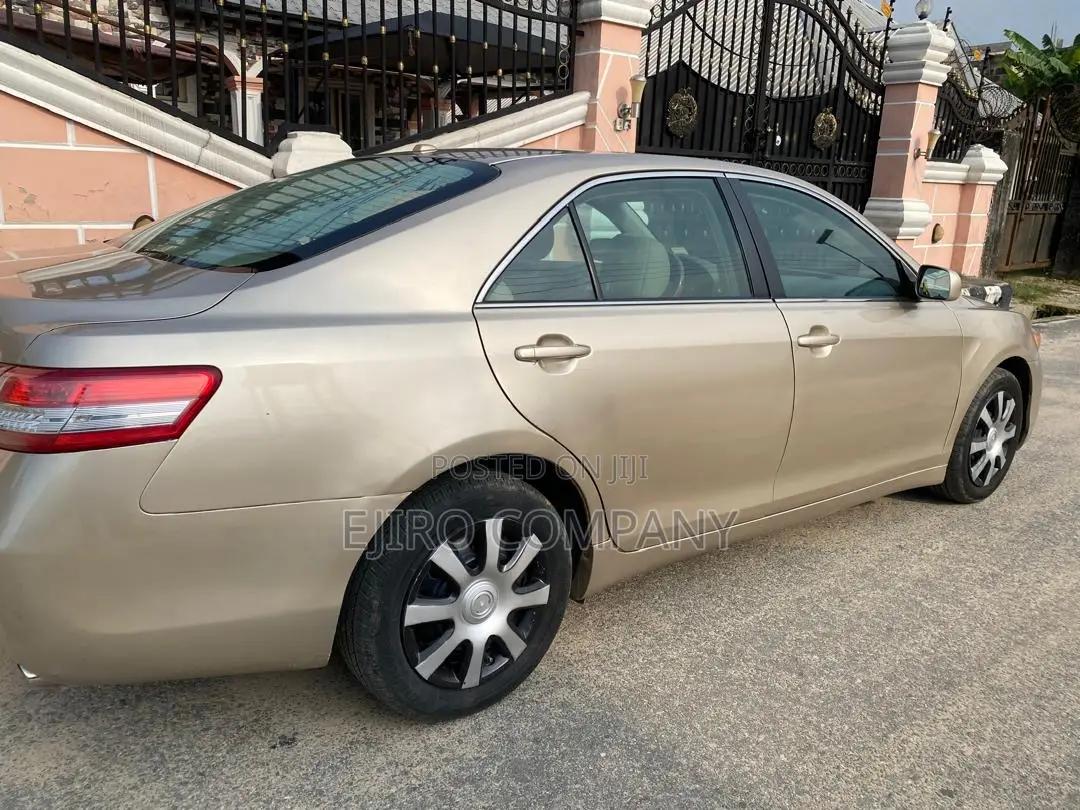 Toyota Corolla 2010 Gold