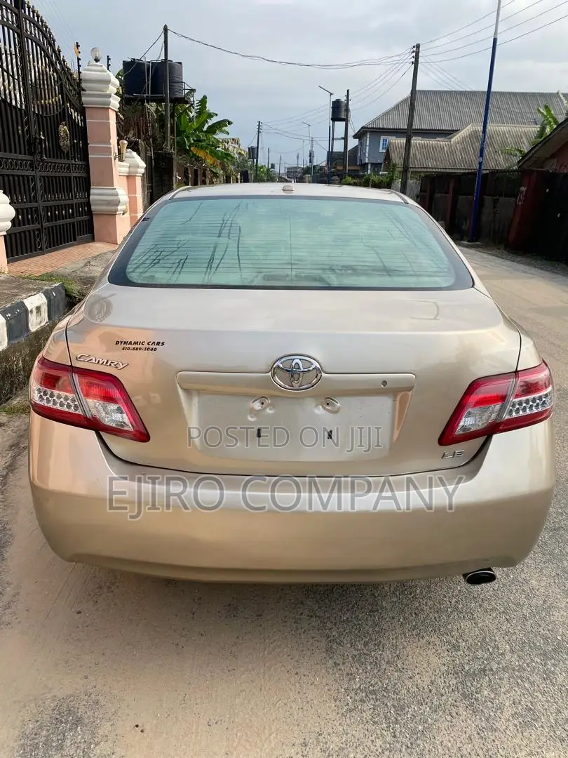 Toyota Corolla 2010 Gold