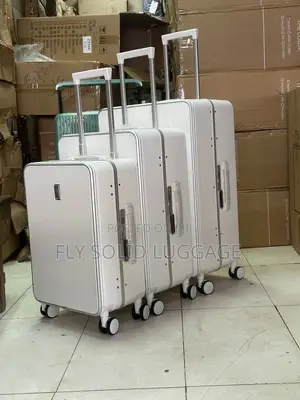 Solid Set of 3 Luggage