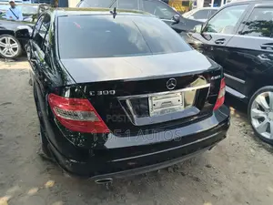 Mercedes-Benz C300 Luxury 4Matic Sedan AWD (3.0L 6cyl 7A) 2010 Black