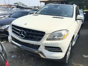 Mercedes-Benz M Class ML350 4MATIC 4dr SUV AWD (3.5L 6cyl 7A) 2014