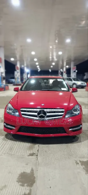 Mercedes-Benz C250 2013 Red