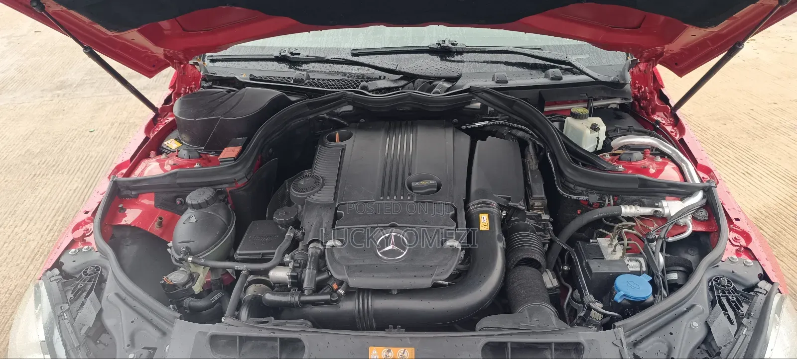 Mercedes-Benz C250 2013 Red