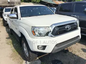 Toyota Tacoma Access Cab V6 2012 White