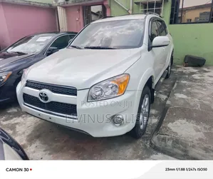 Toyota RAV4 2.5 Limited 4x4 2010 White