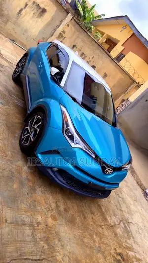 Toyota C-HR 2017 Green