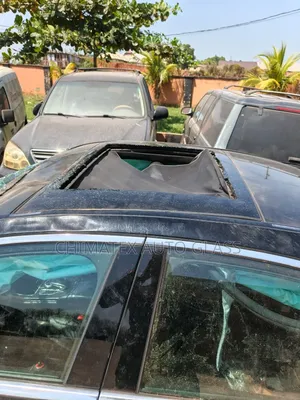 C300 2015 Center Panoramic Roof Glass Available