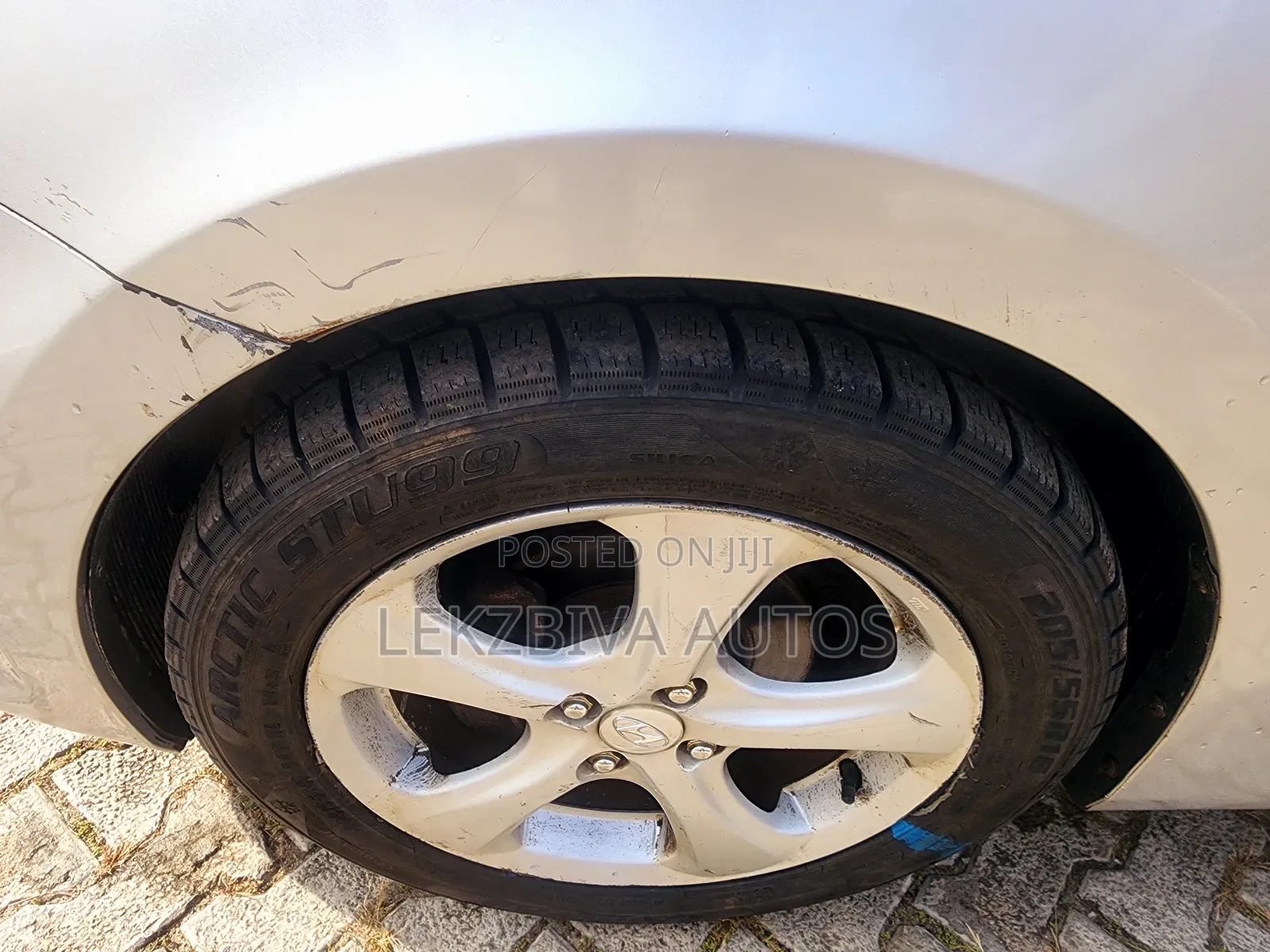 Hyundai Accent 2012 Silver