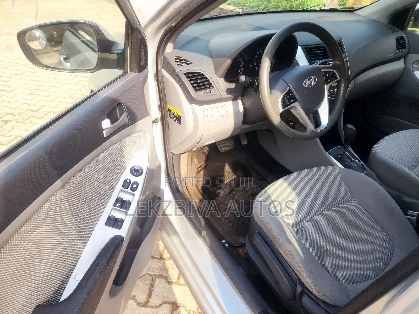 Hyundai Accent 2012 Silver