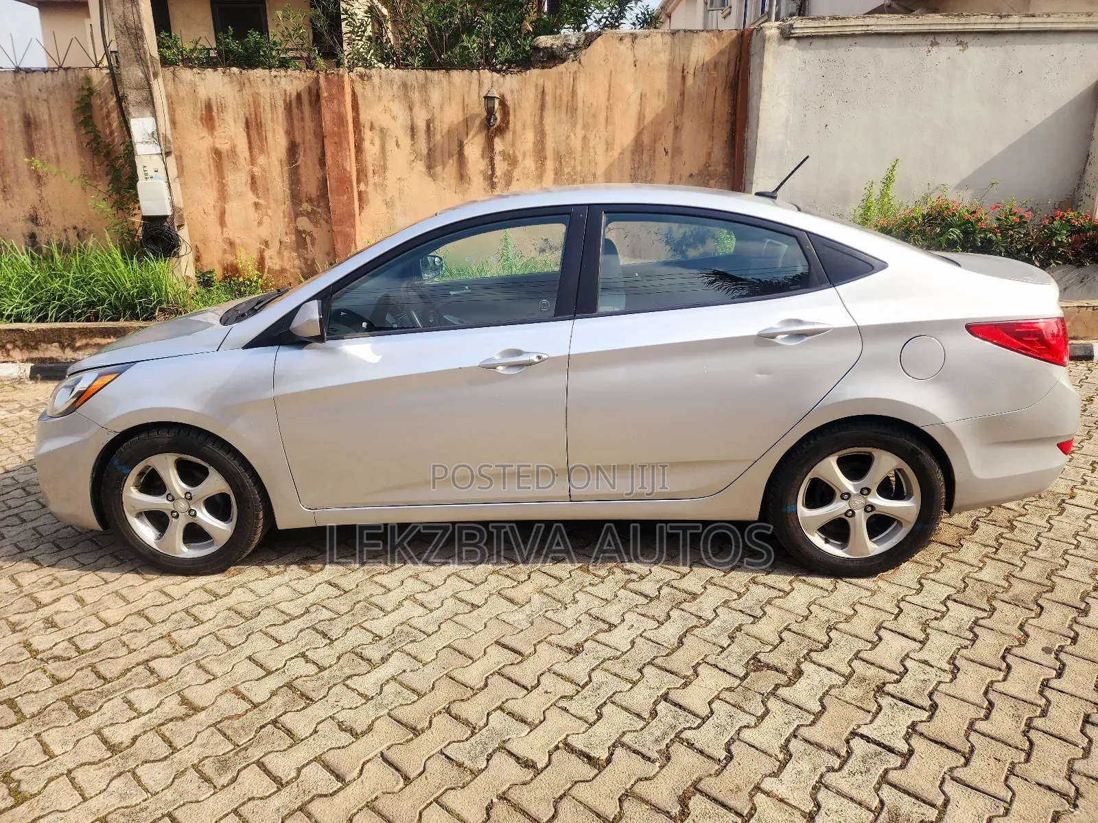 Hyundai Accent 2012 Silver