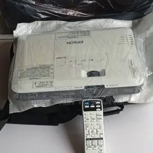 Epson|3,000 Lumens|Portable Projector With Remote +Free Projector Bag