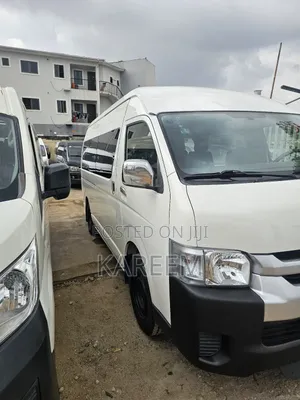 Toyota HiAce 2014 White