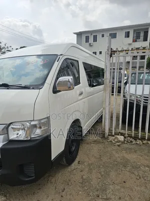 Toyota HiAce 2014 White
