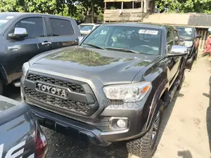 Toyota Tacoma 4dr Double Cab 2016 Gray