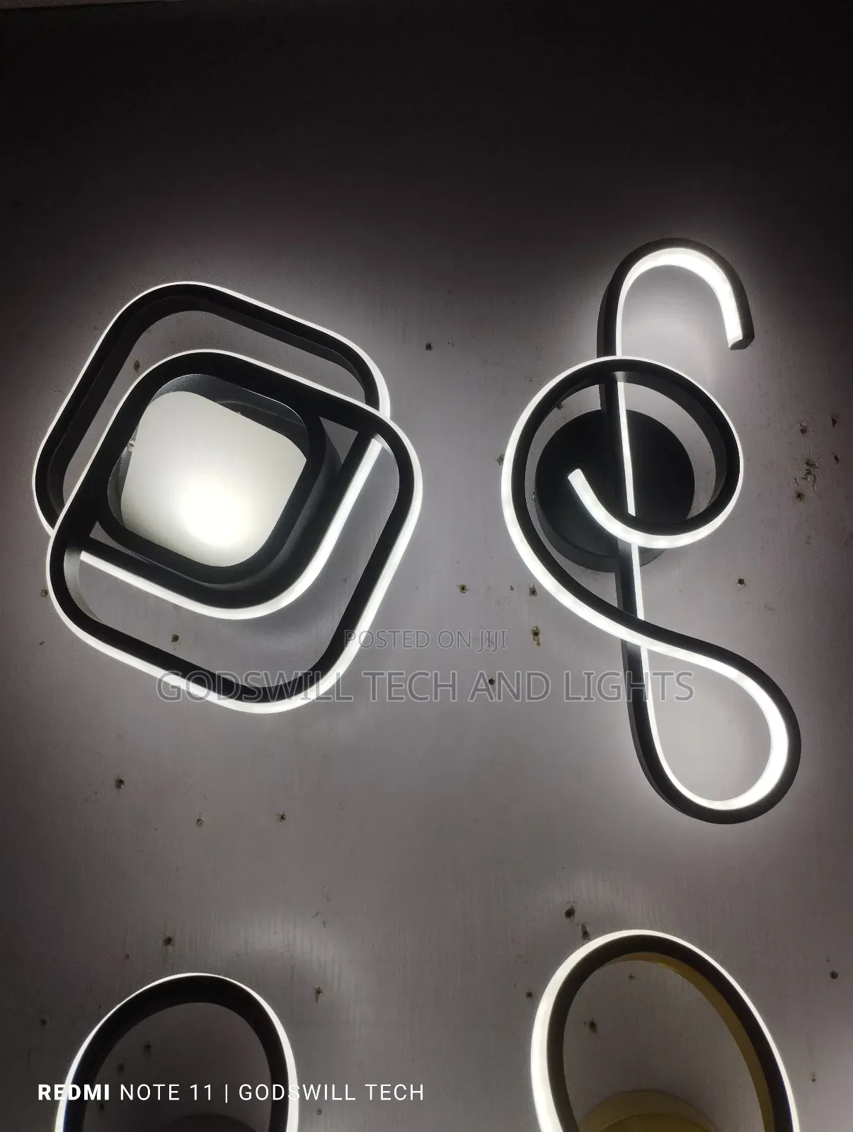 Wall/Ceiling Mounted Light