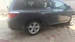Toyota Highlander Limited 2010 Gray