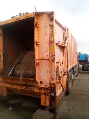 Mercedes Benz Waste Disposable Truck