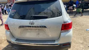 Toyota Highlander Limited 3.5L 2WD 2013 White
