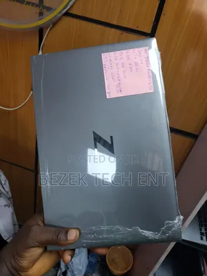New Laptop HP ZBook Firefly G8 16GB Intel Core I7 SSD 512GB
