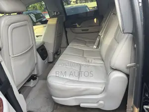 Chevrolet Suburban 2012 Black