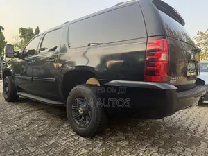 Chevrolet Suburban 2012 Black