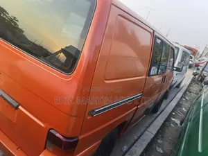 Volkswagen Transporter 2003 Orange