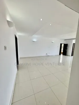 3bdrm Penthouse in Lekki Phase 1 for rent