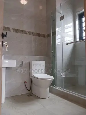 4bdrm Duplex in Kolapo Ishola Gra, Ibadan for rent