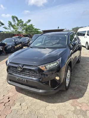 Toyota RAV4 LE 2021 Black