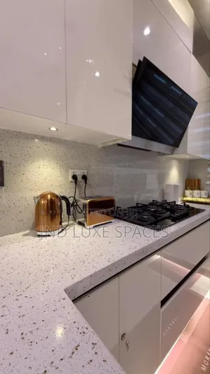 Beautiful Two (2) Bedroom Apartment