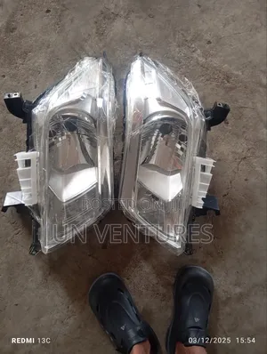 Headlight Nissan Navara 2017