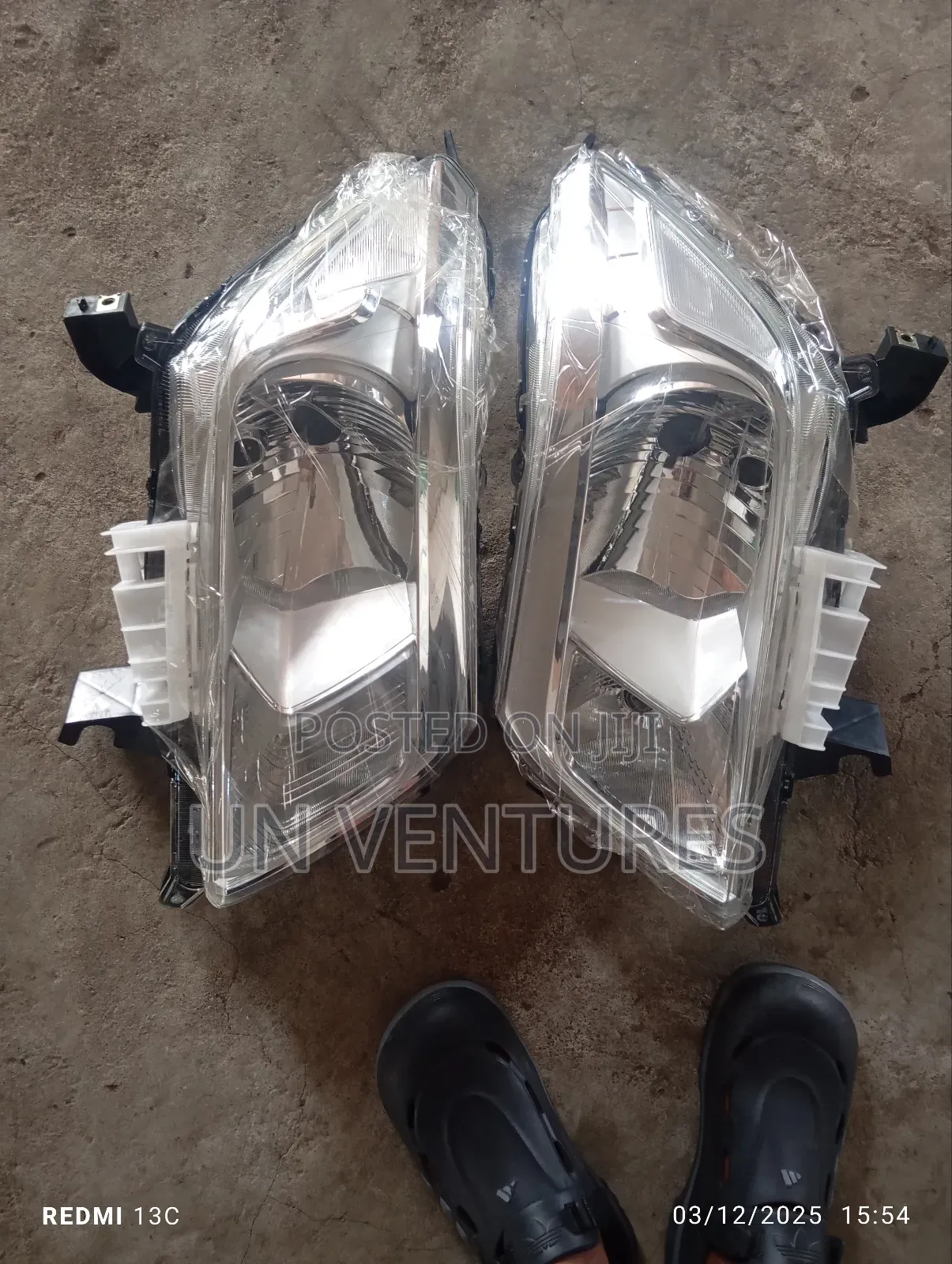 Headlight Nissan Navara 2017
