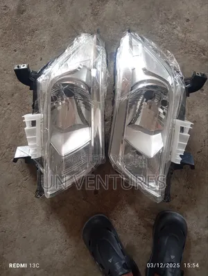 Headlight Nissan Navara 2017