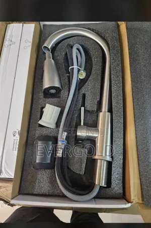 Pull Out Kitchen Mixer Tap Available With Complete Accessories