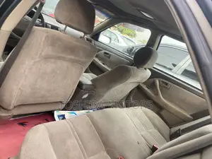 Toyota Camry LE 4dr Sedan (2.2L 4cyl 4A) 2001 Gold