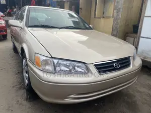 Toyota Camry LE 4dr Sedan (2.2L 4cyl 4A) 2001 Gold