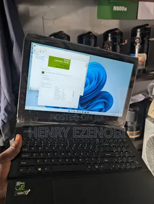 Laptop Clevo P17SM 16GB Intel Core i7 HDD+SSD 1T