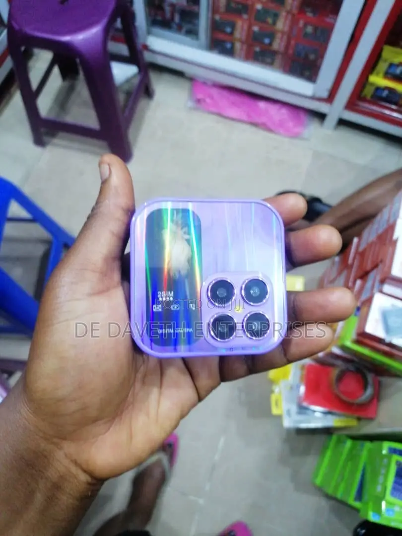 New Maxfone V6