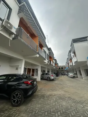 4bdrm Townhouse/Terrace in Ikota for sale